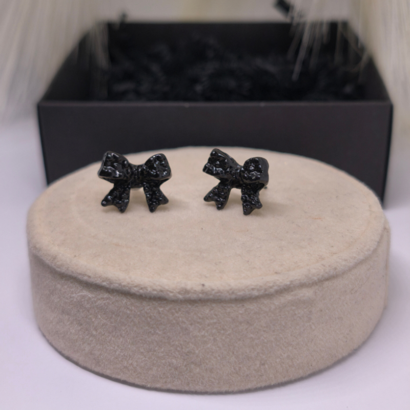 Kõrvarõngad „Must pael“