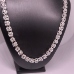 Kaelakee „Hõbesõlm“