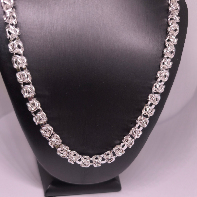 Kaelakee „Hõbesõlm“