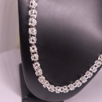 Kaelakee „Hõbesõlm“