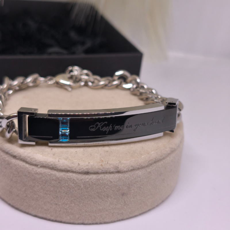 Käevõru „Keep Me in Your Heart“