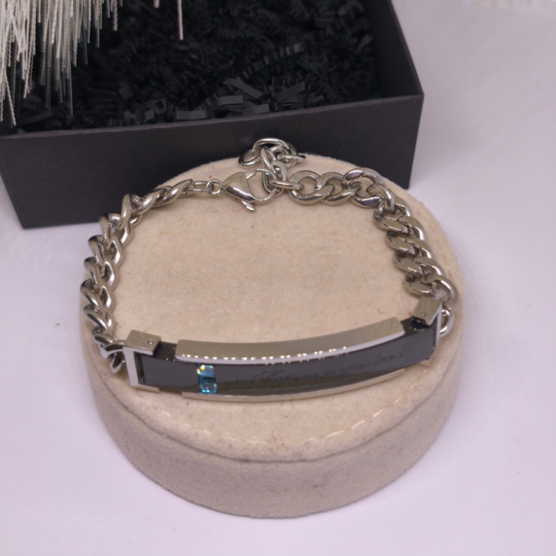 Käevõru „Keep Me in Your Heart“