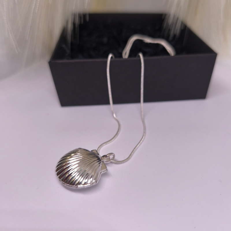 Medaljon "Mere saladus"