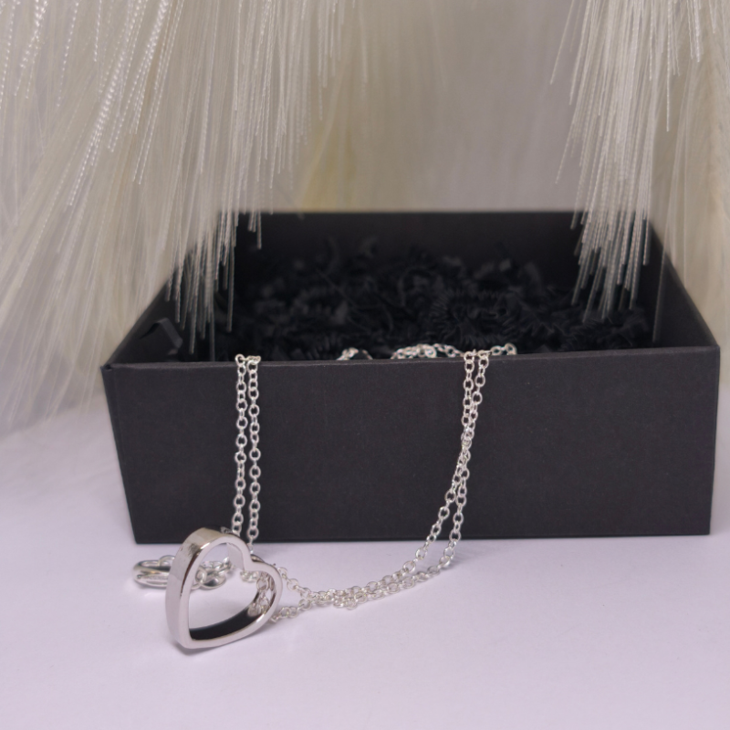 Kaelakee „Hõbedane süda“