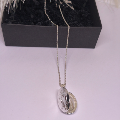 Medaljon "Armastuse mälestus"