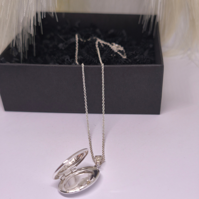 Medaljon "Armastuse mälestus"