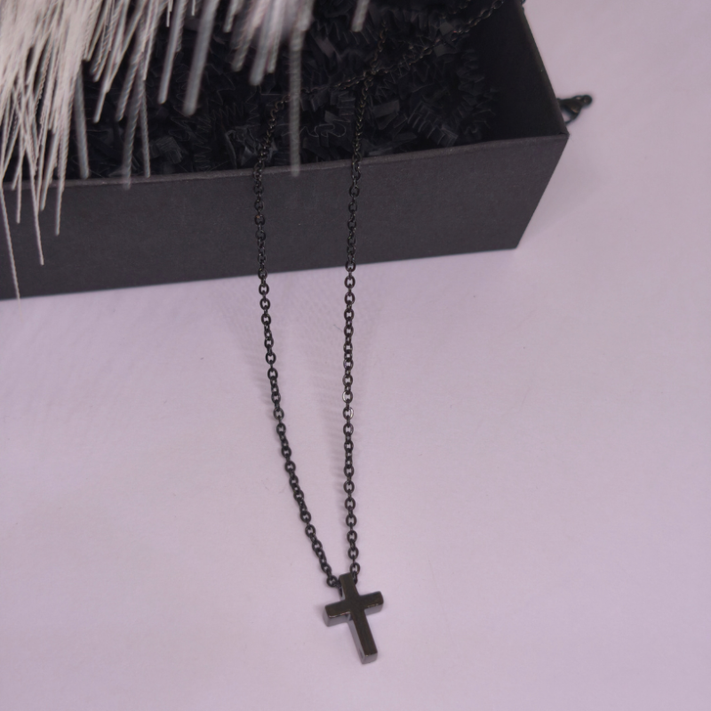 Kaelakee „Must ristike“