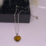 Kaelakee „Tiigrisilma süda“