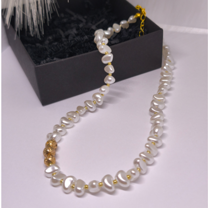 Käsitsi valmistatud kaelakee „Kuldne puudutus“