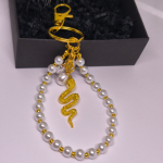 Käsitööna valminud käekotid ja võtmehoidja „Pärlikäärme“