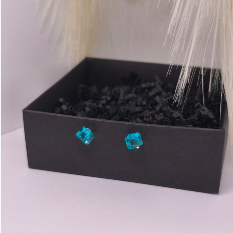 Magnetilised kõrvarõngad „Akvamariini kuubikud“