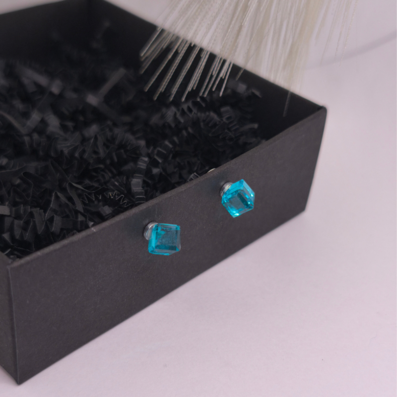 Magnetilised kõrvarõngad „Akvamariini kuubikud“