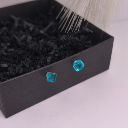Magnetilised kõrvarõngad „Akvamariini kuubikud“