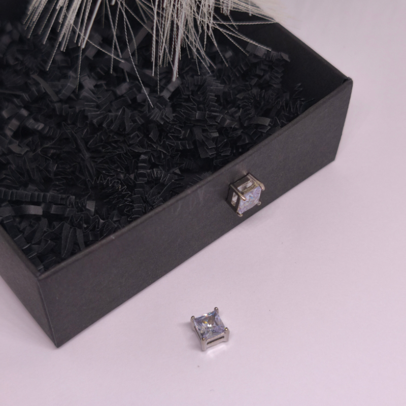 Magnetilised kõrvarõngad „Valguse kuup“