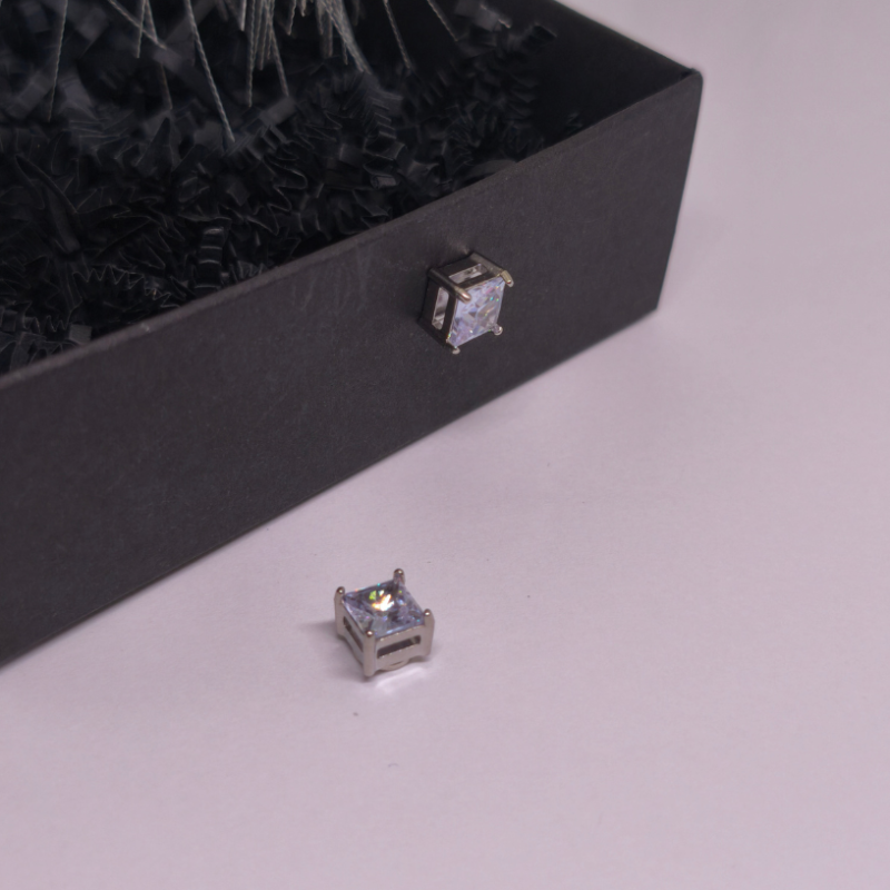 Magnetilised kõrvarõngad „Valguse kuup“