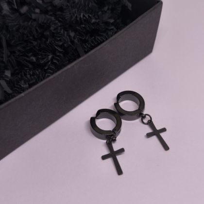 Klambrid „Must klassika“