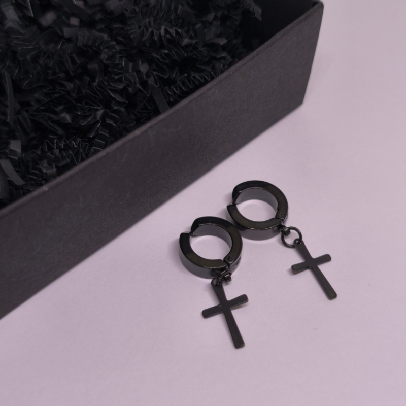 Klambrid „Must klassika“