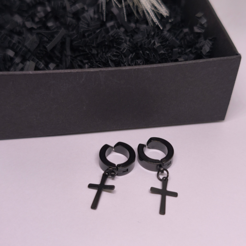 Klambrid „Must klassika“