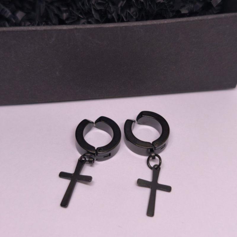 Klambrid „Must klassika“