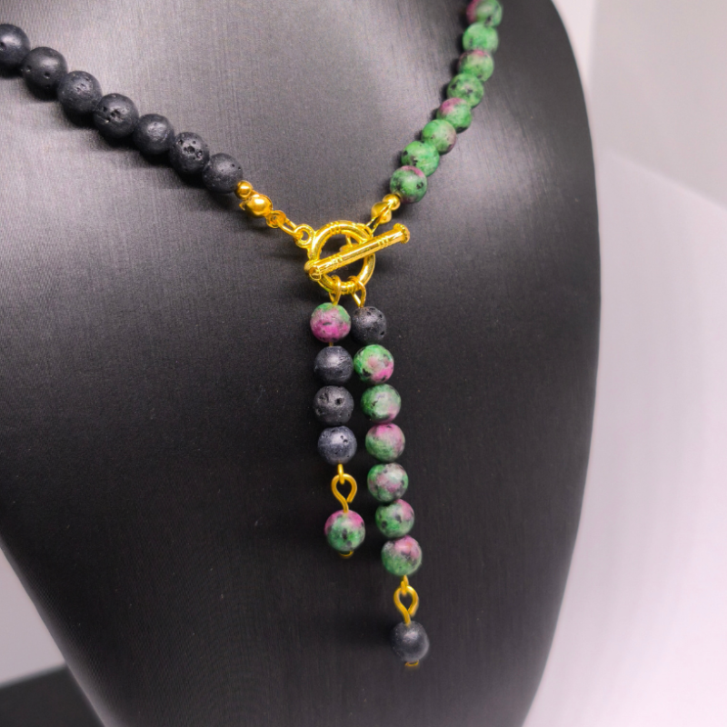 Käsitöö kaelakee "Lava ja rubiini maagia"