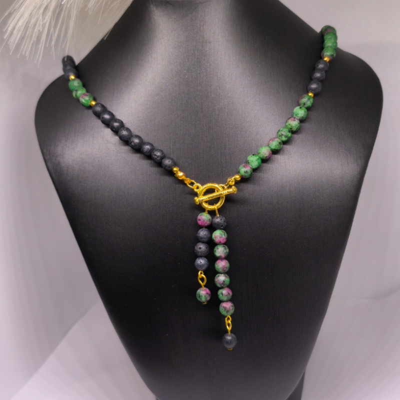 Käsitöö kaelakee "Lava ja rubiini maagia"