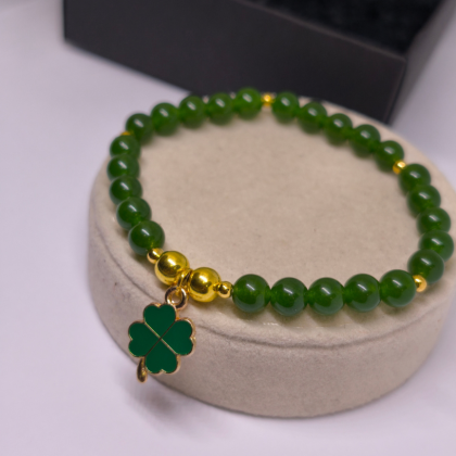 Käsitööna valminud käevõru „Roheline ristikhein“