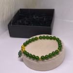 Käsitööna valminud käevõru „Roheline ristikhein“