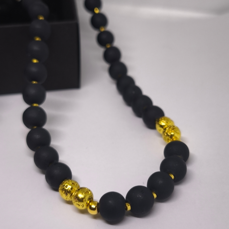 Käsitööna valminud kaelakee "Mesilane"