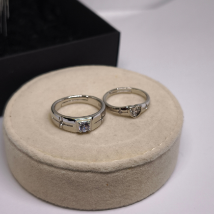 Kahe maailma armastus: rõngaste komplekt paaridele