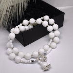 Kaelakee "Valge klassika"