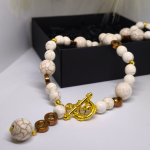 Käsitööna valmistatud kaelakee „Rahu“