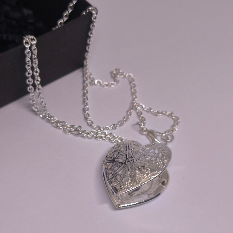 Medaljon "Hõbedane süda"