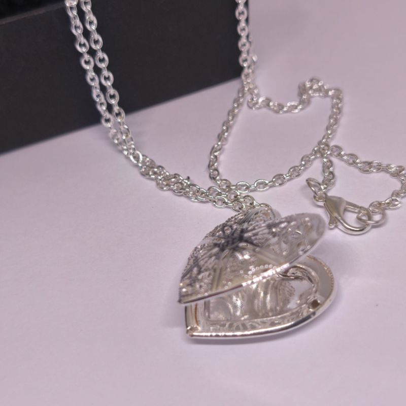 Medaljon "Hõbedane süda"