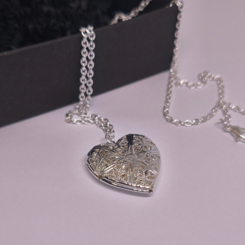 Medaljon "Hõbedane süda"