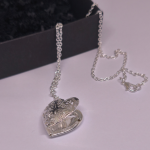 Medaljon "Hõbedane süda"