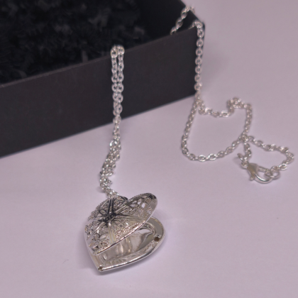 Medaljon "Hõbedane süda"