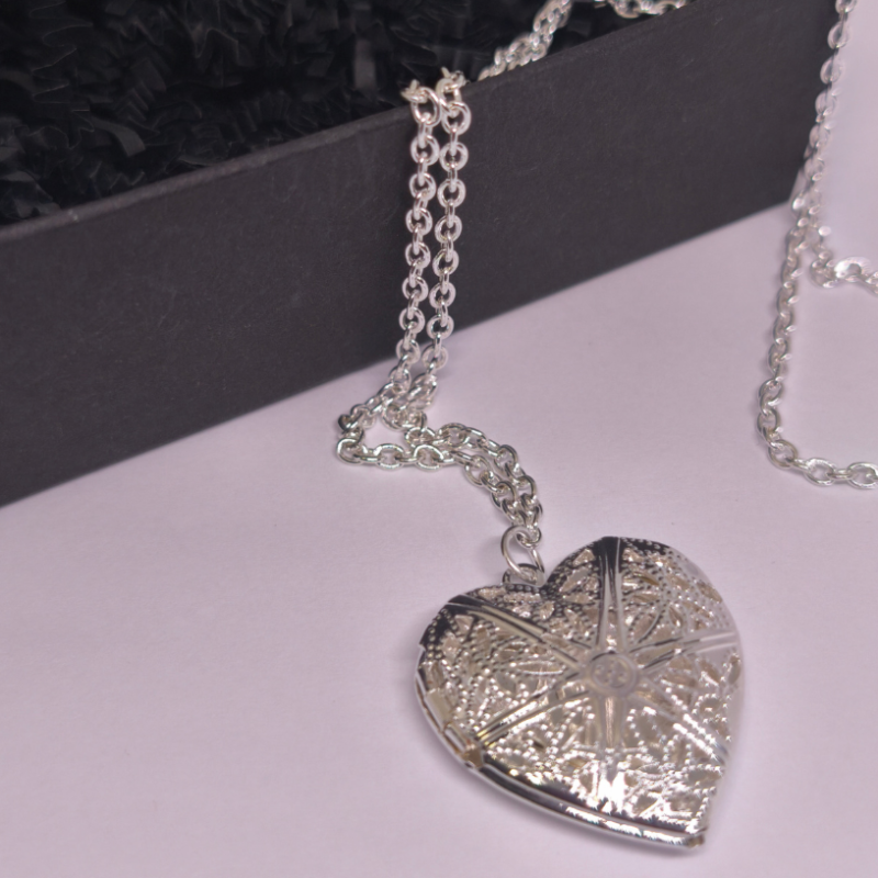 Medaljon "Hõbedane süda"