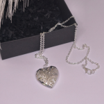 Medaljon "Hõbedane süda"