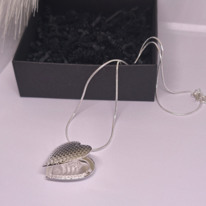 Medaljon "Vaikne tunne"