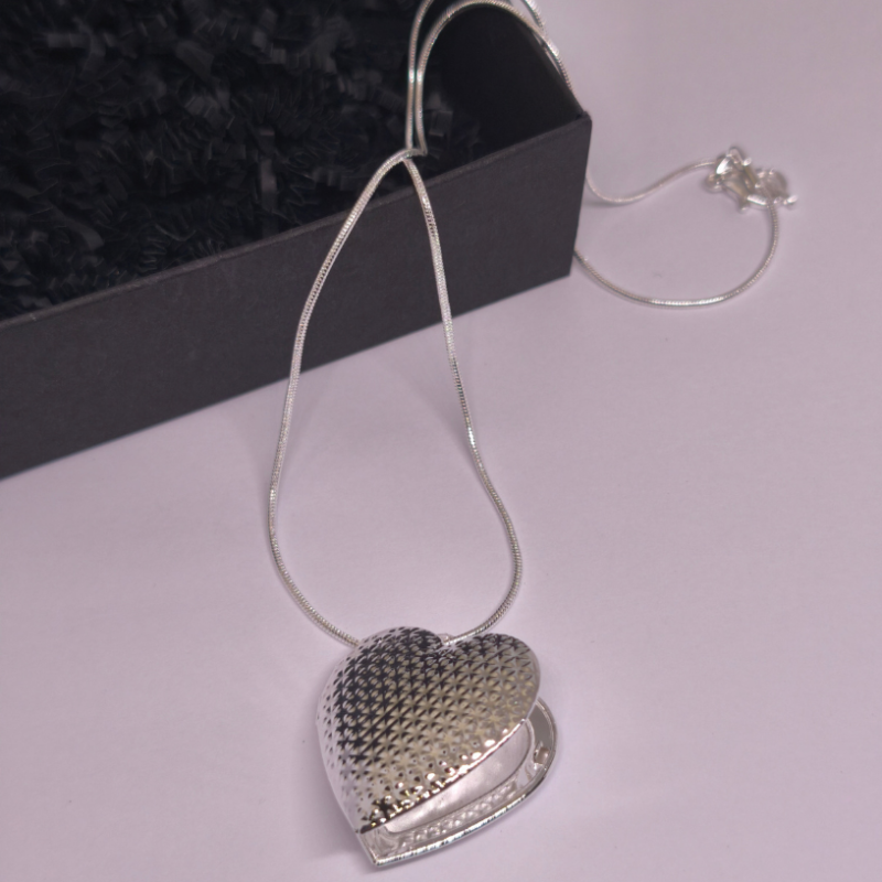 Medaljon "Vaikne tunne"