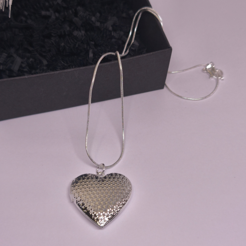 Medaljon "Vaikne tunne"