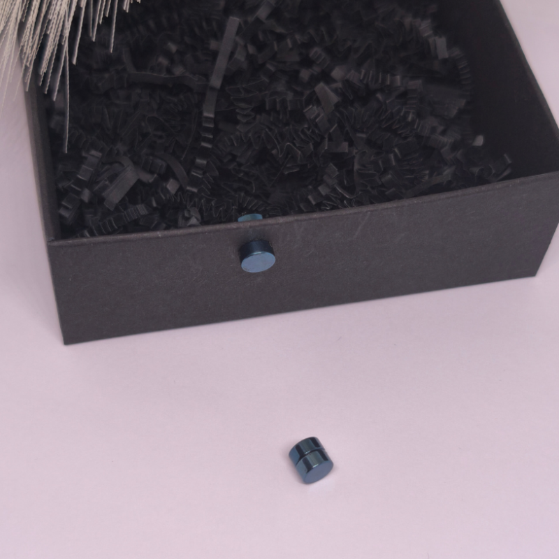 Magnetilised kõrvarõngad „Vaikne Sinine“