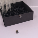 Mustad magnetilised kõrvarõngad