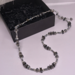 Käsitöö kaelakee „Graafiidi sära“